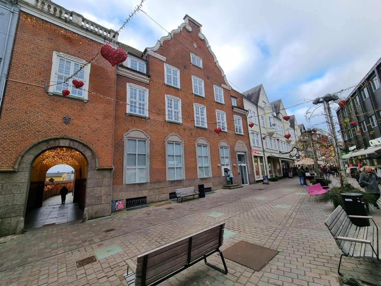 image 03